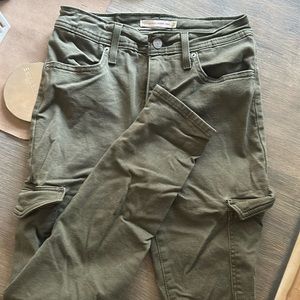 Levi’s Cargo Skinny Jean